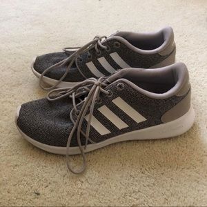 Adidas Cloudfoam Womens size 7